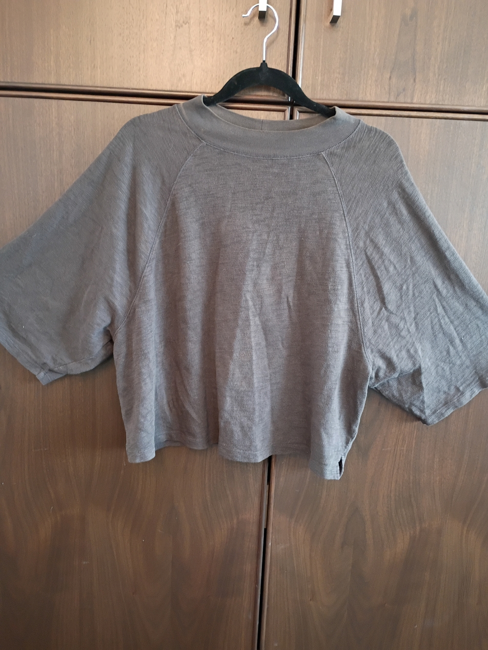Universal Thread Boxy Crop Sweatshirt in Charcoal